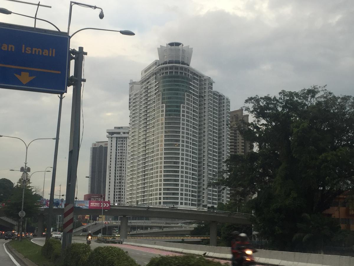 Regalia Suites By Ihost Kuala Lumpur Luaran gambar